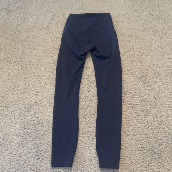 Lululemon Instill High-Rise Tight 25"
True Navy size 0 - Picture 6 of 10